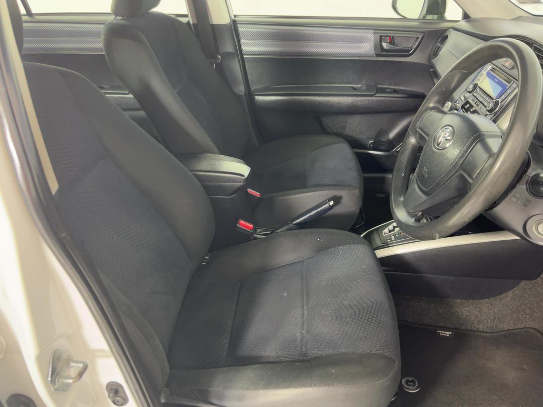 Photo '16' of Toyota Corolla