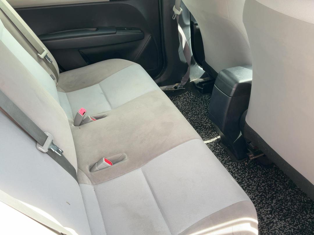 Photo '18' of Toyota Corolla Axio Photo '18' of Toyota Corolla Axio