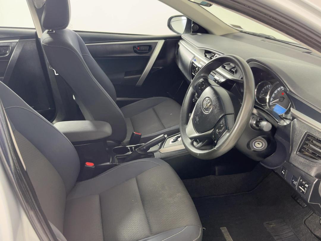Photo '16' of Toyota Corolla