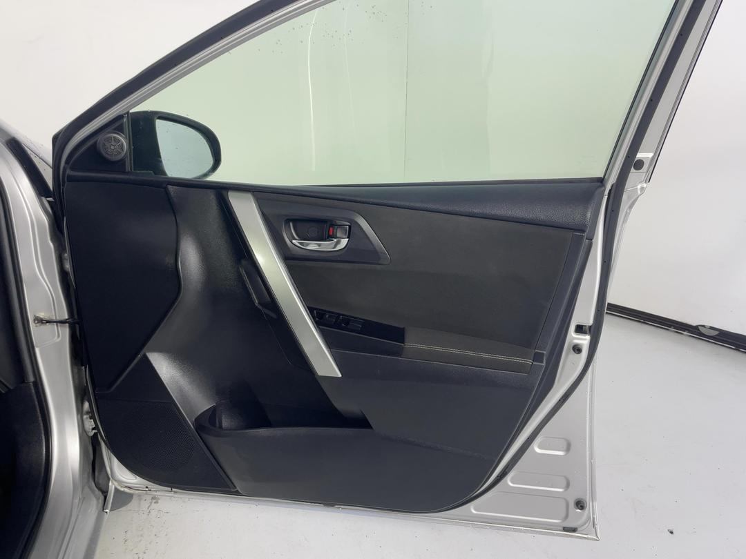 Photo '15' of Toyota Corolla