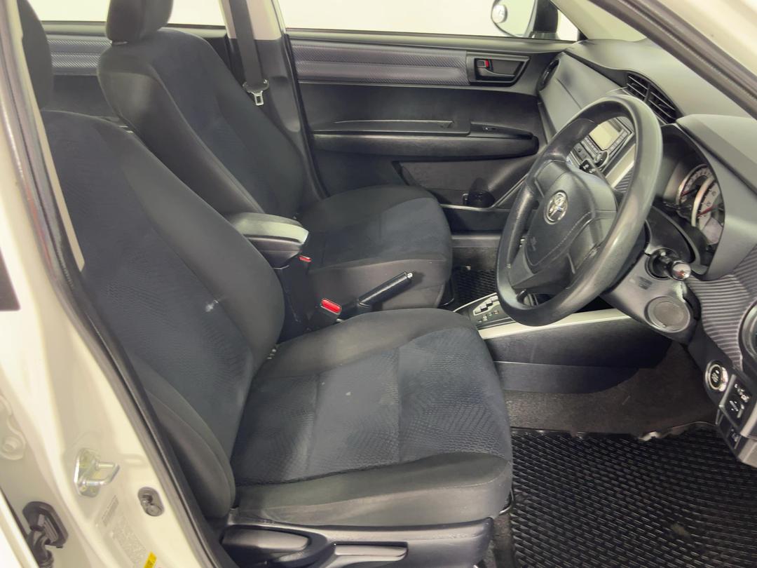 Photo '16' of Toyota Corolla