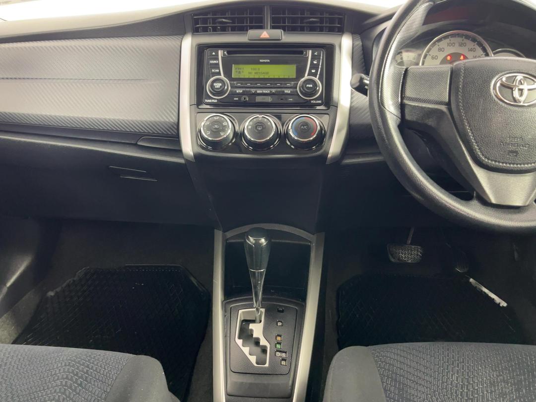 Photo '18' of Toyota Corolla