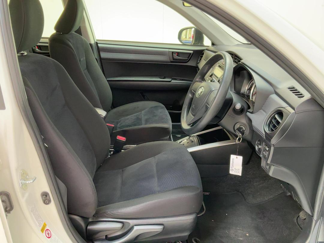 Photo '16' of Toyota Corolla
