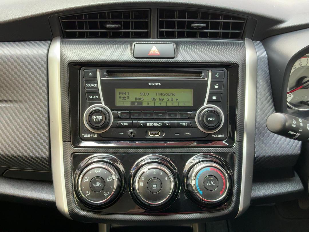 Photo '18' of Toyota Corolla