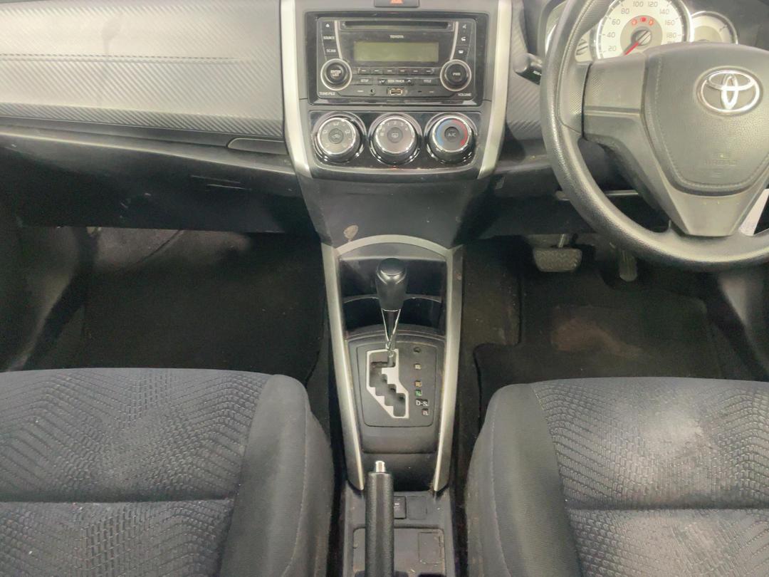 Photo '18' of Toyota Corolla