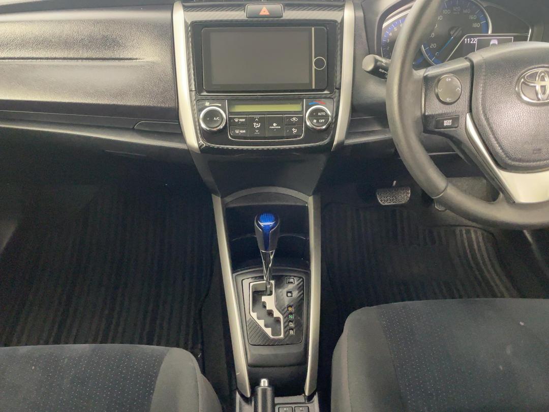 Photo '18' of Toyota Corolla Fielder