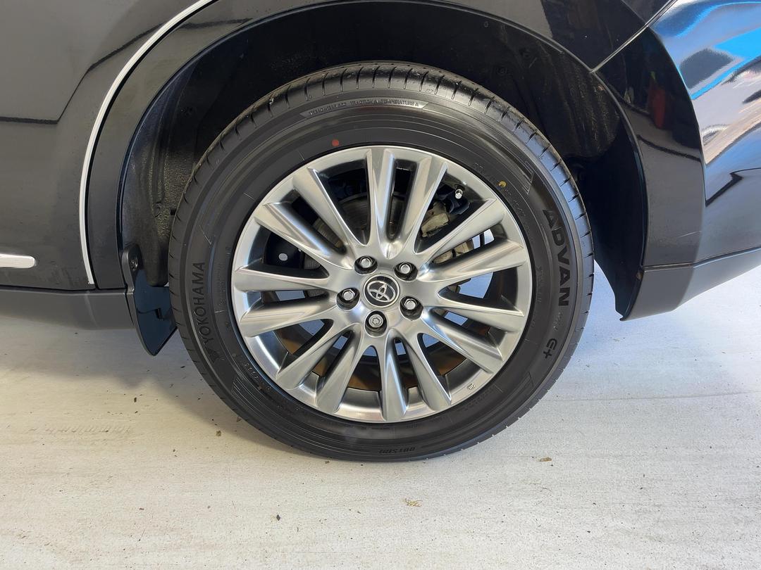 Photo '11' of Toyota Harrier