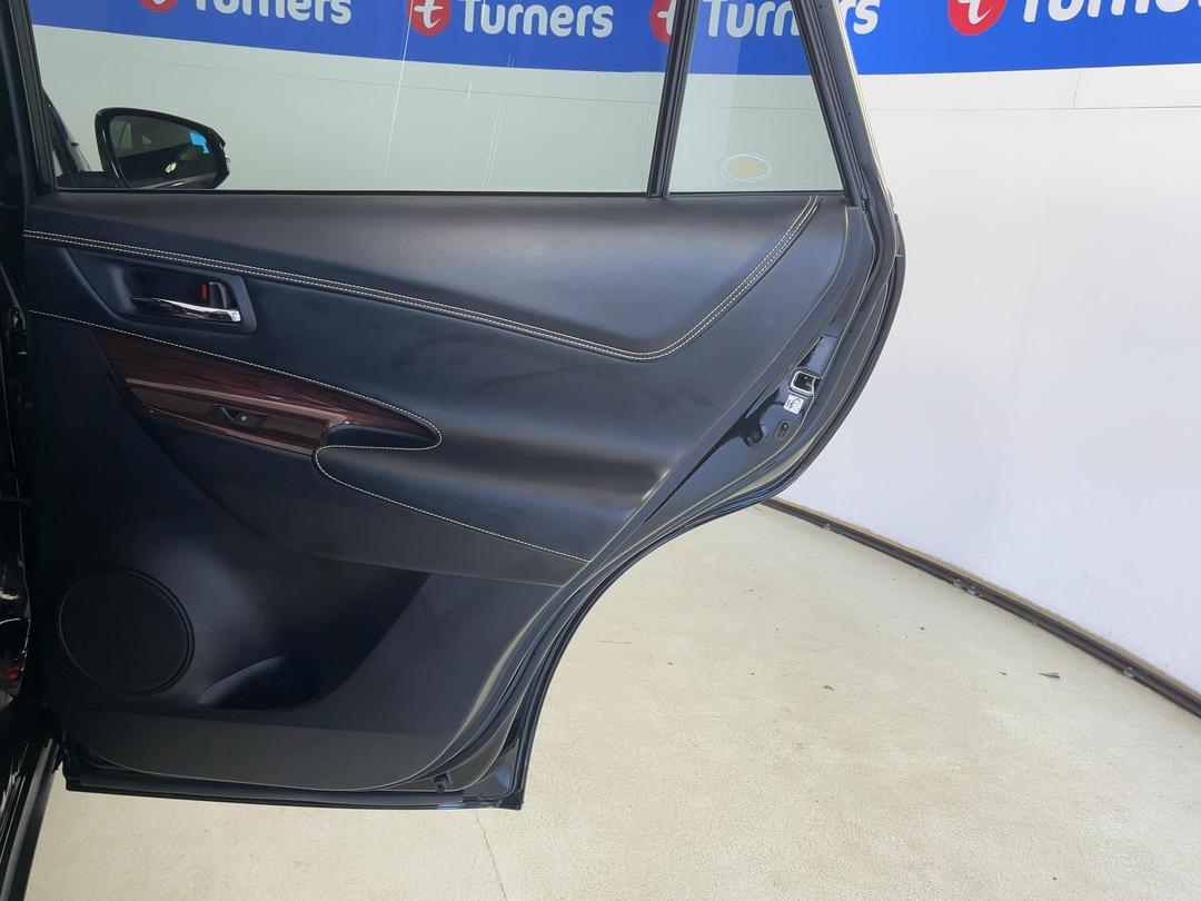 Photo '19' of Toyota Harrier