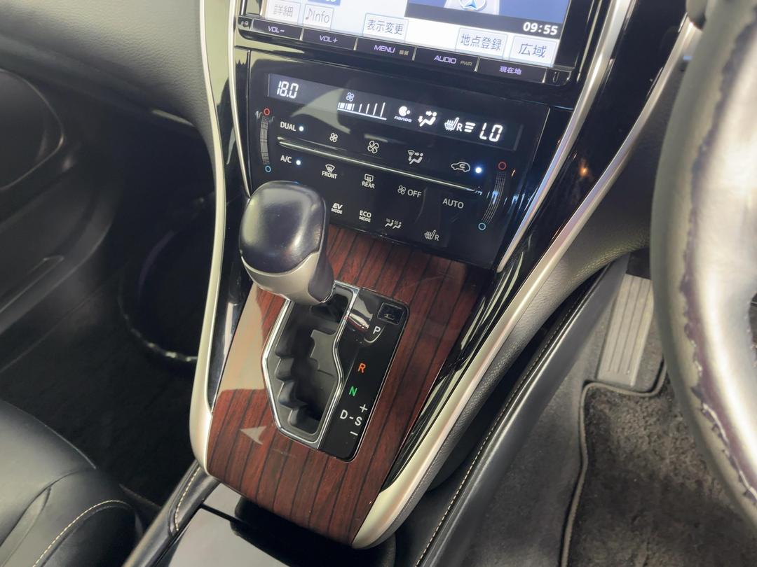 Photo '18' of Toyota Harrier