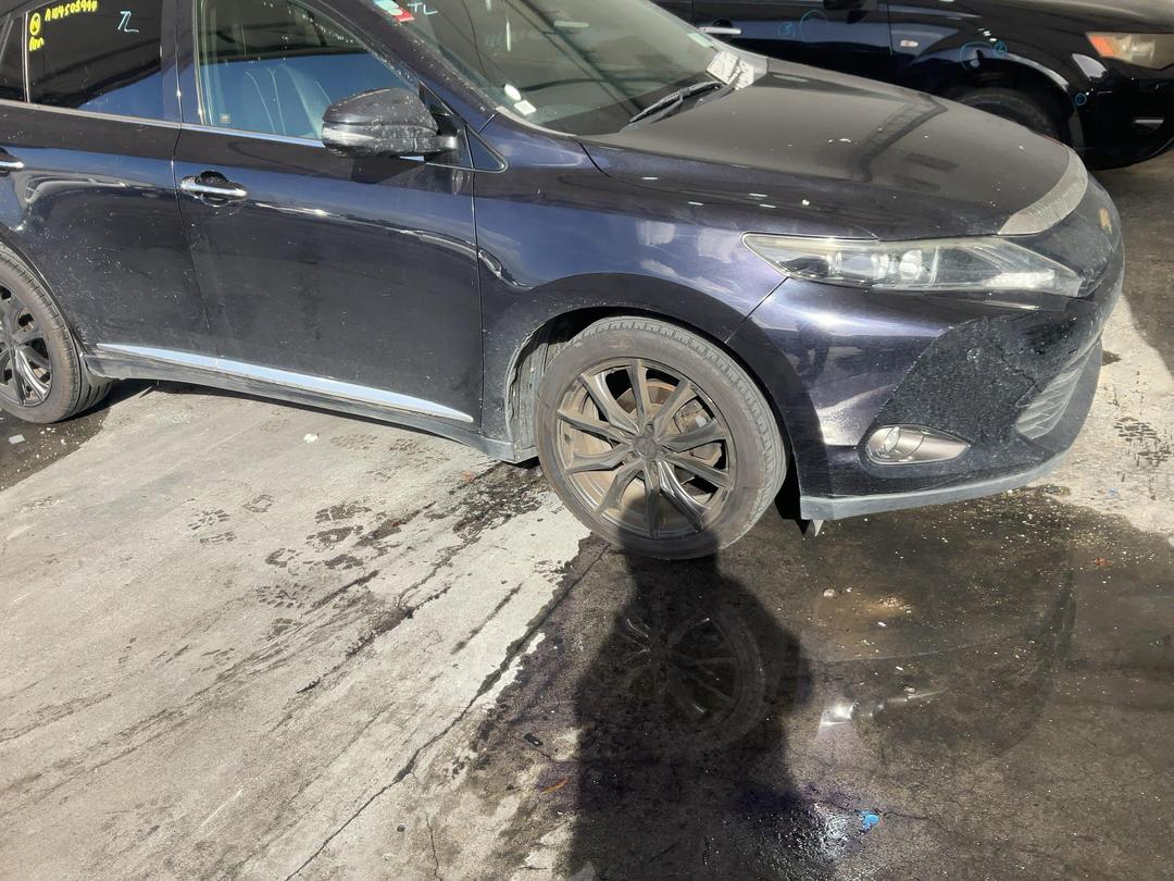 Photo '2' of Toyota Harrier Photo '2' of Toyota Harrier