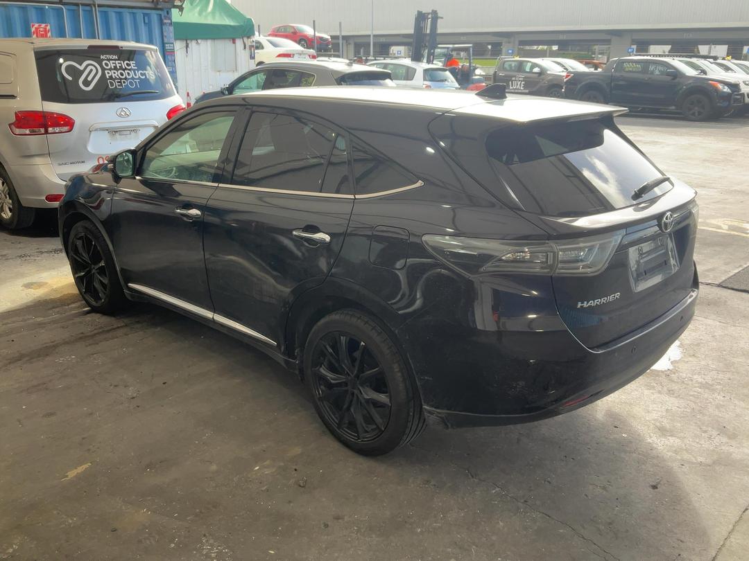 Photo '10' of Toyota Harrier Photo '10' of Toyota Harrier