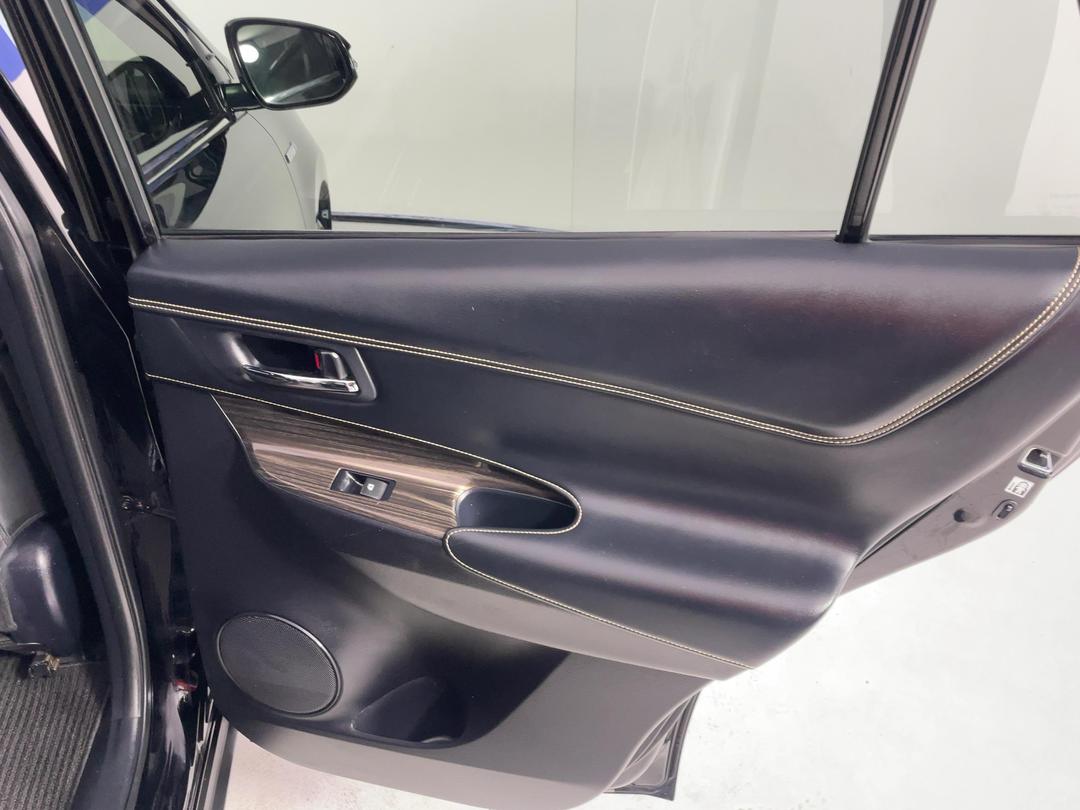 Photo '19' of Toyota Harrier