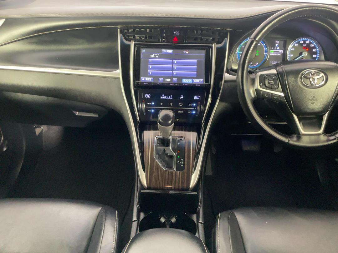 Photo '18' of Toyota Harrier