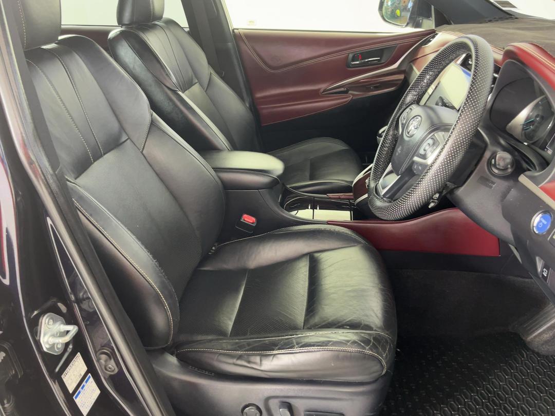Photo '16' of Toyota Harrier