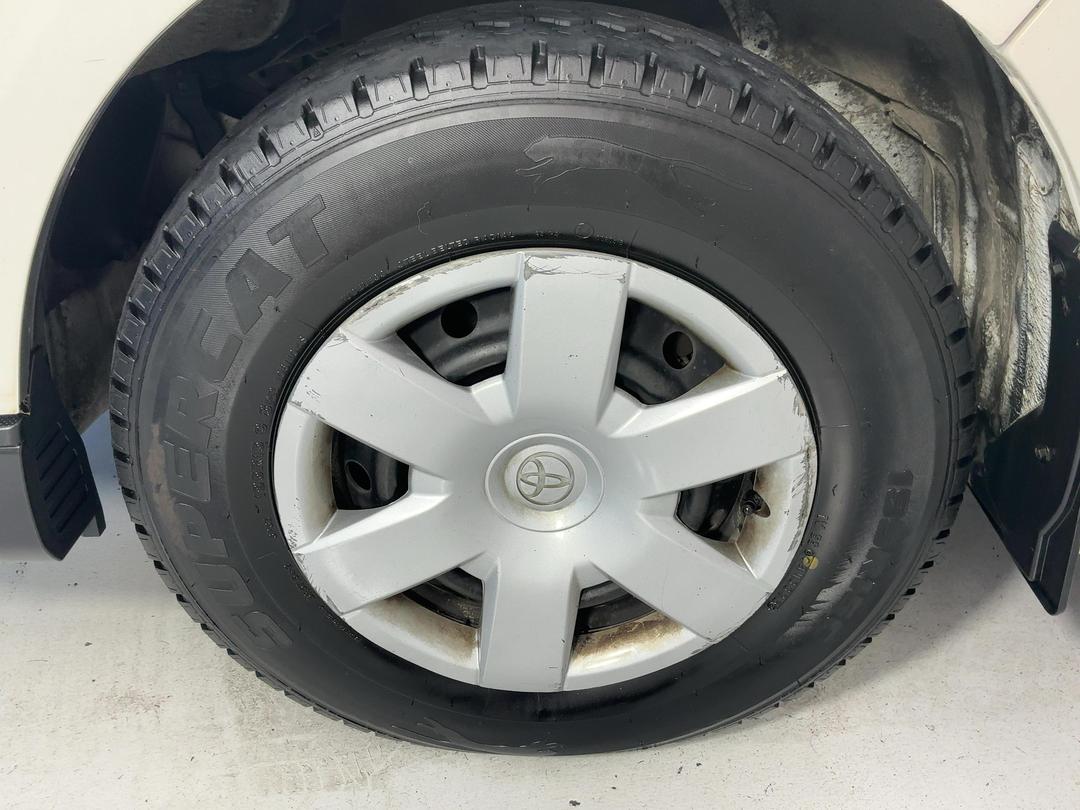 Photo '10' of Toyota Hiace