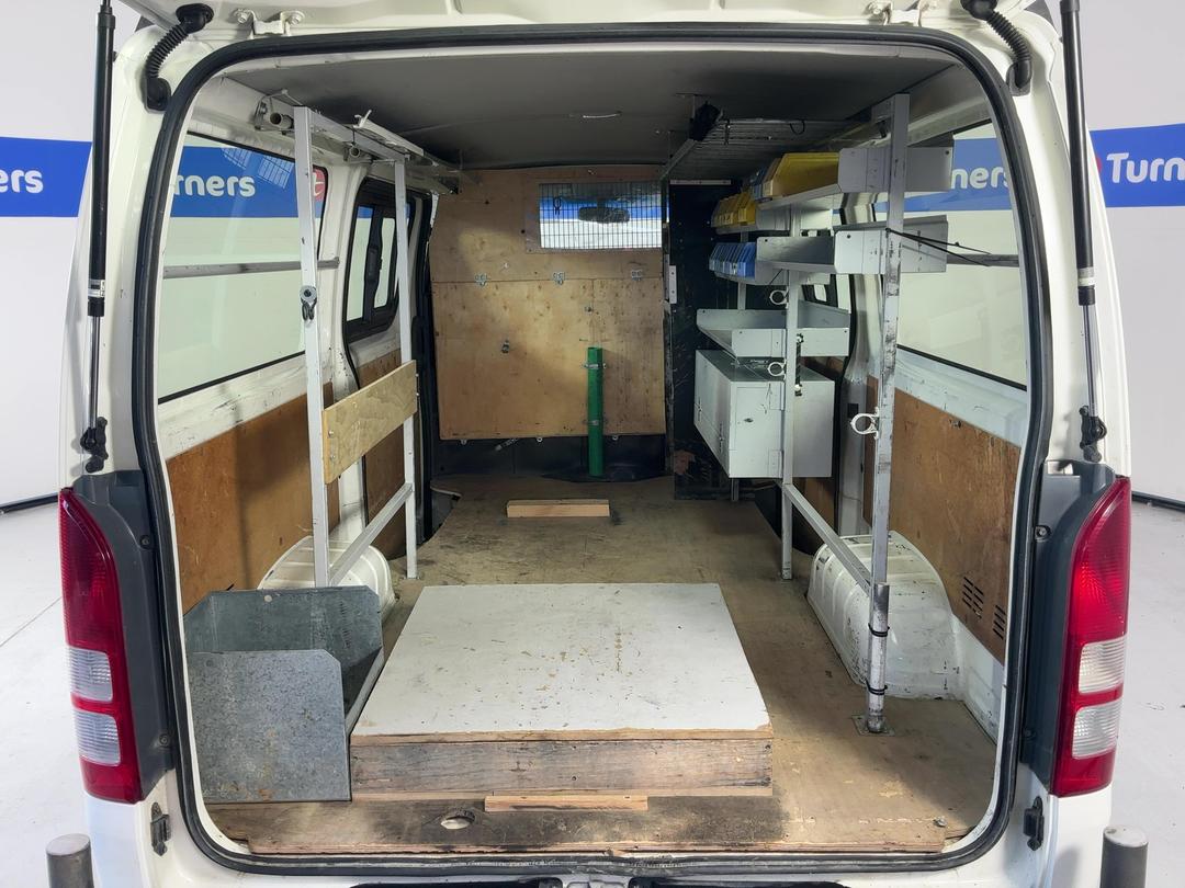 Photo '14' of Toyota Hiace