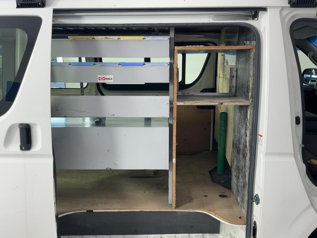 Photo '19' of Toyota Hiace