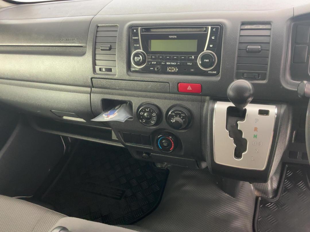 Photo '18' of Toyota Hiace