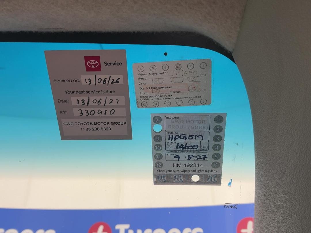 Photo '24' of Toyota Hiace