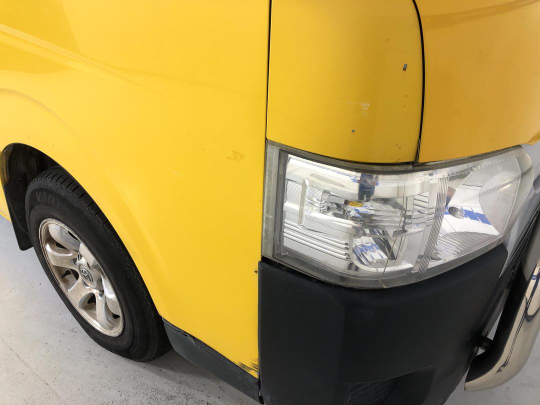 Photo '24' of Toyota Hiace