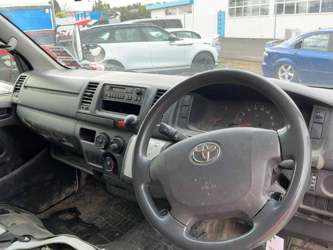 Photo '15' of Toyota Hiace Photo '15' of Toyota Hiace