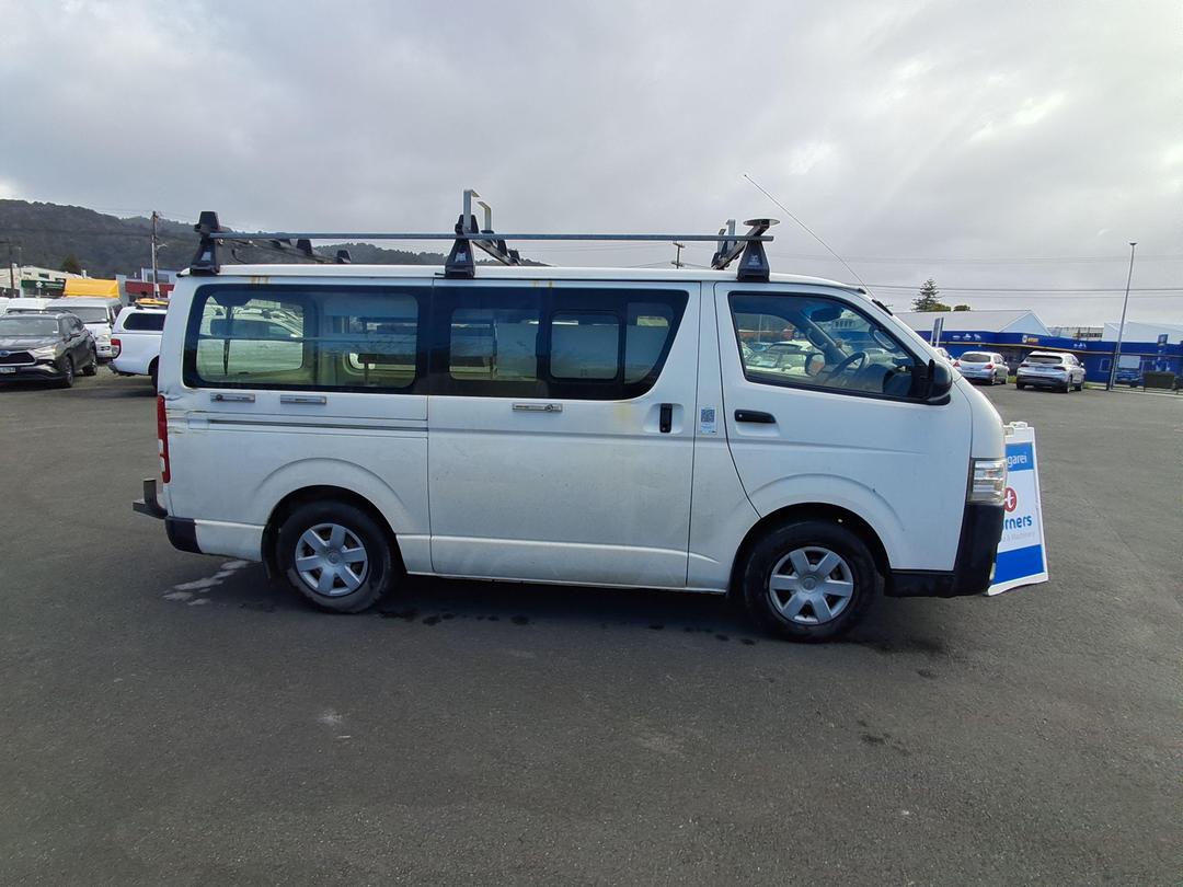 Photo '3' of Toyota Hiace ZL 3.0TD 4A 3 SEAT Van