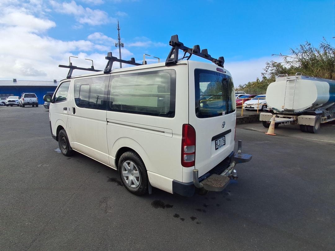 Photo '6' of Toyota Hiace ZL 3.0TD 4A 3 SEAT Van