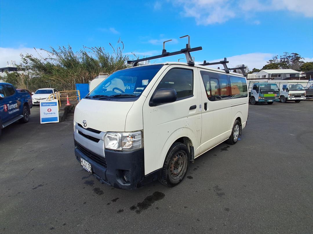 Photo '8' of Toyota Hiace ZL 3.0TD 4A 3 SEAT Van