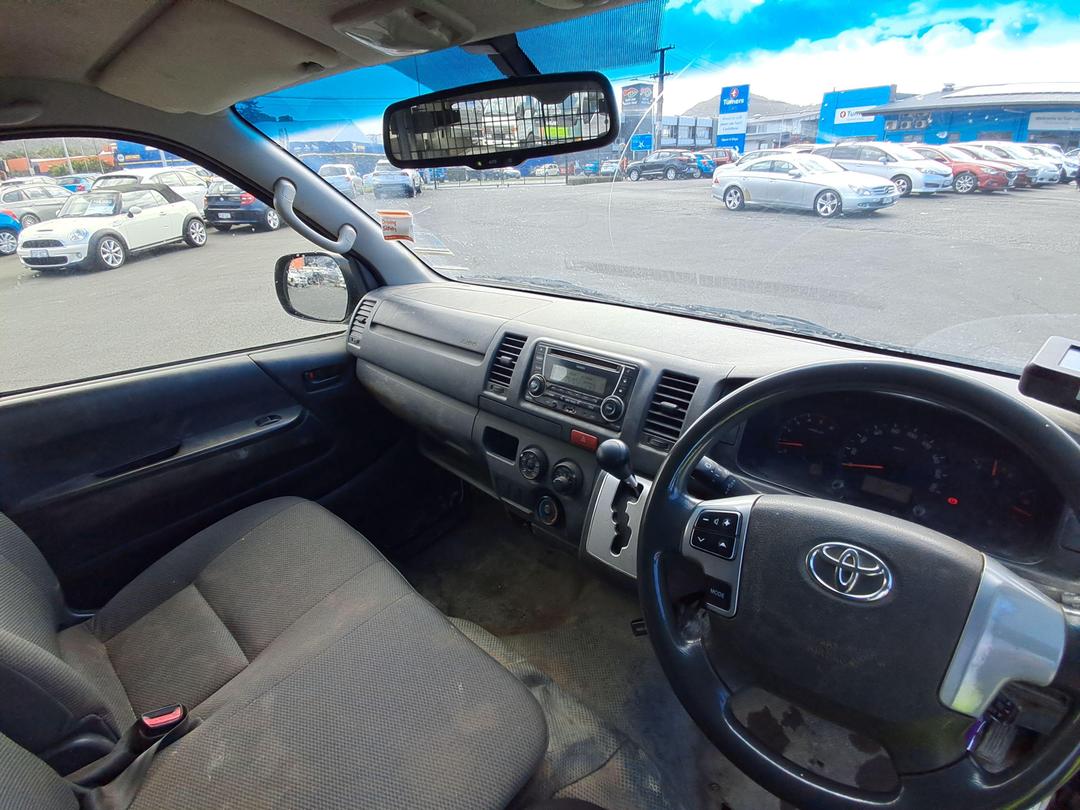 Photo '12' of Toyota Hiace ZL 3.0TD 4A 3 SEAT Van