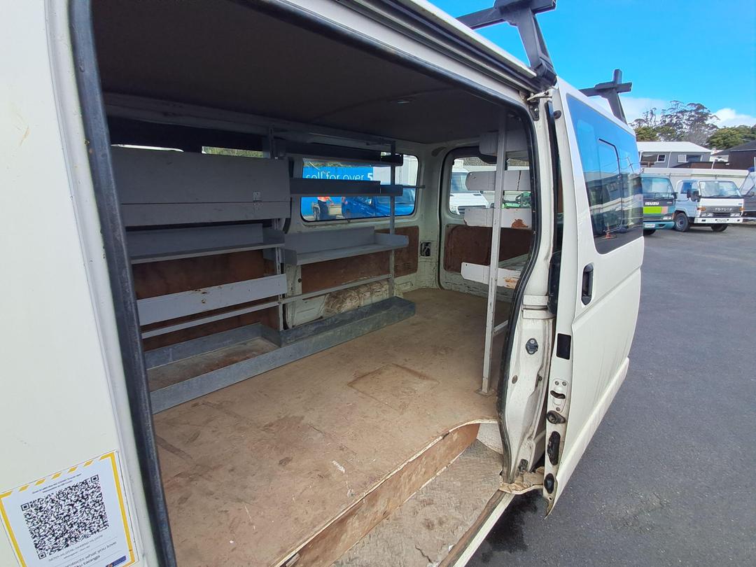 Photo '14' of Toyota Hiace ZL 3.0TD 4A 3 SEAT Van