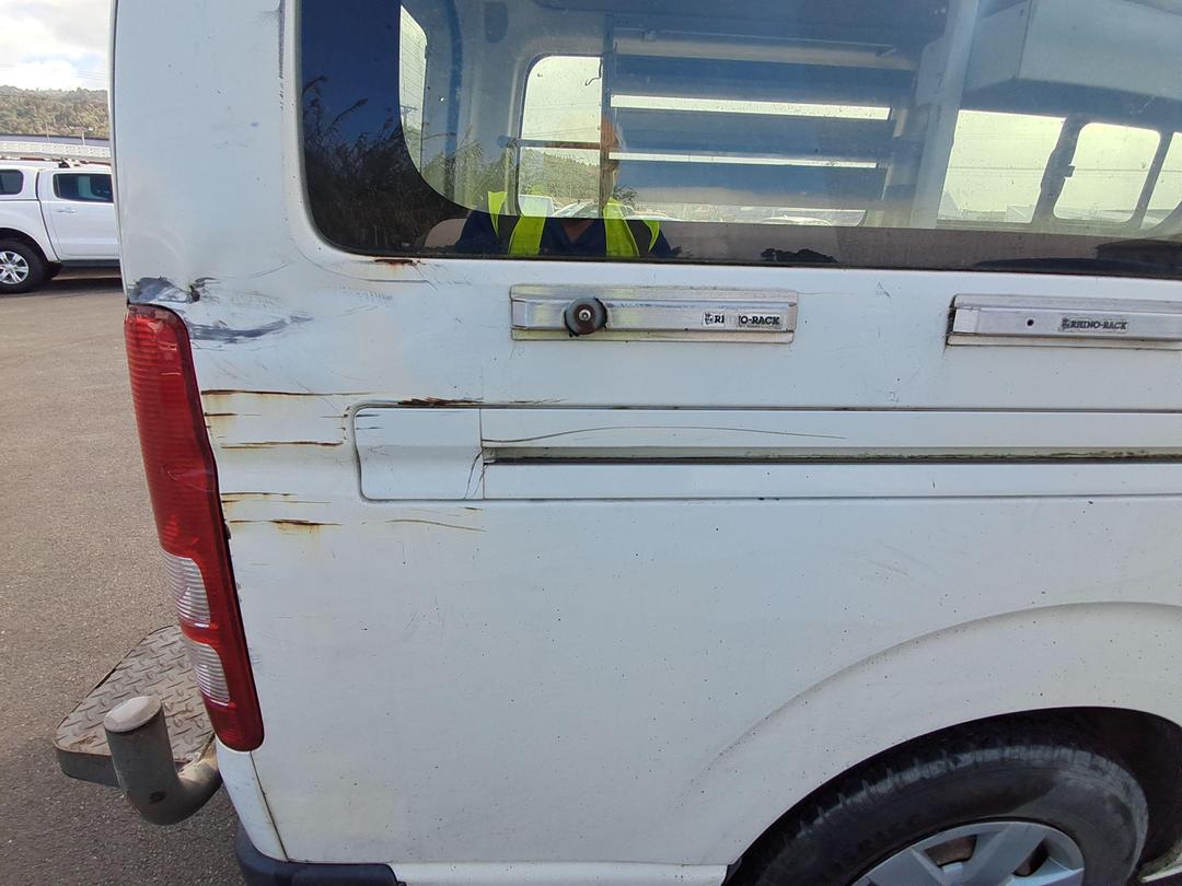 Photo '19' of Toyota Hiace ZL 3.0TD 4A 3 SEAT Van