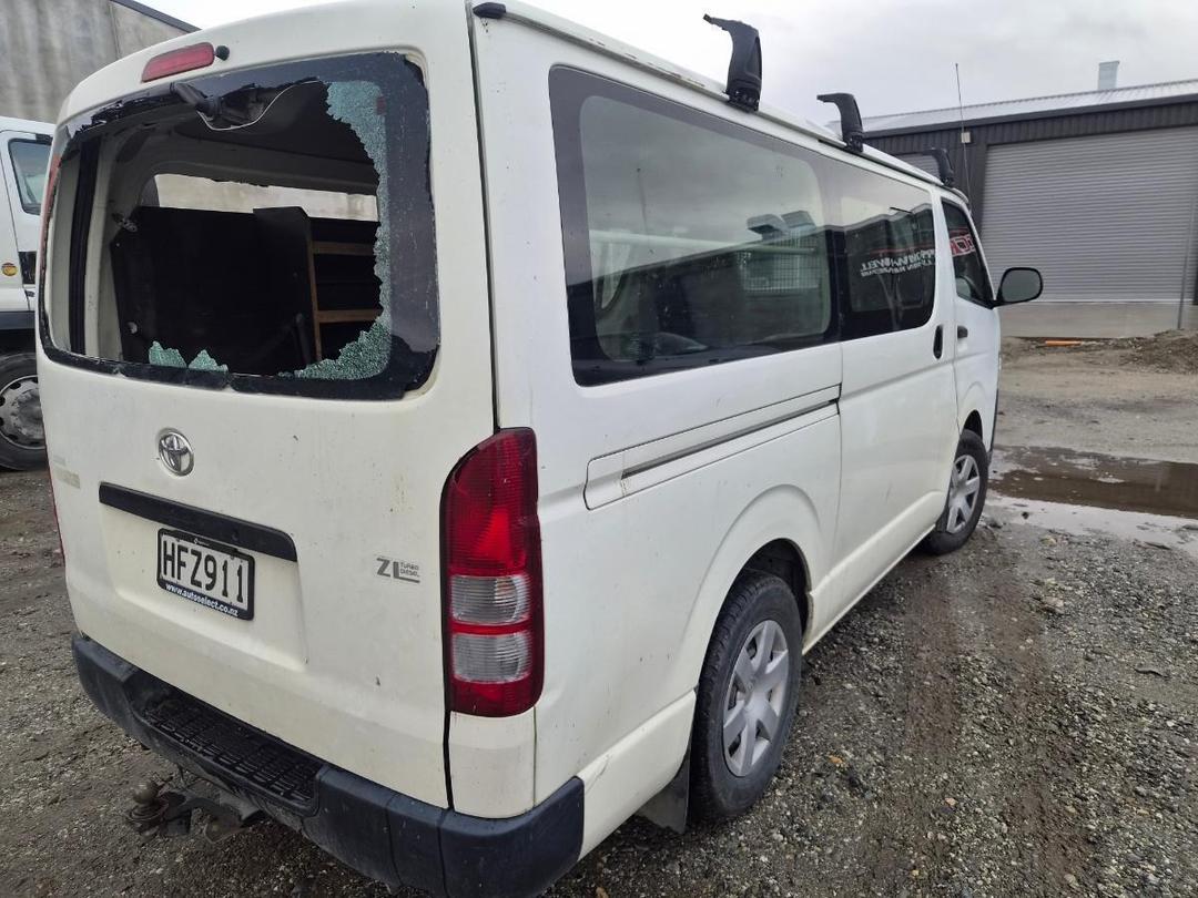 Photo '3' of Toyota Hiace ZL TD