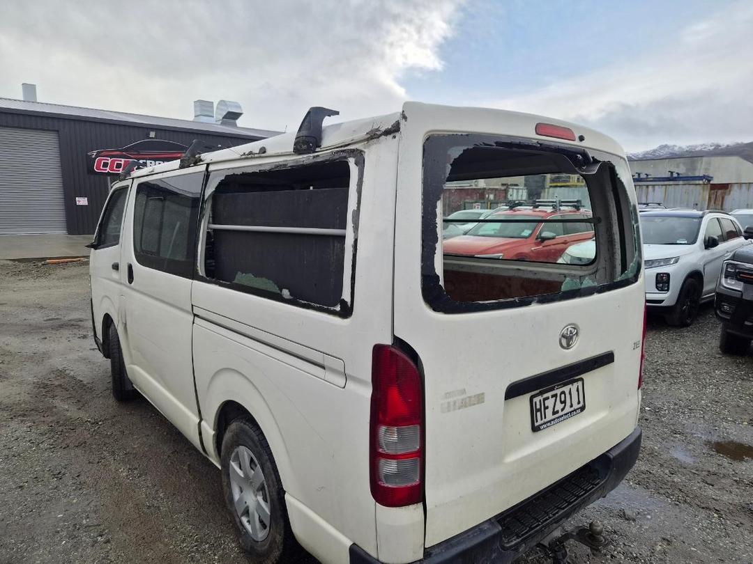 Photo '4' of Toyota Hiace ZL TD