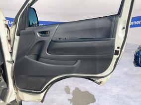 Photo '15' of Toyota Hiace