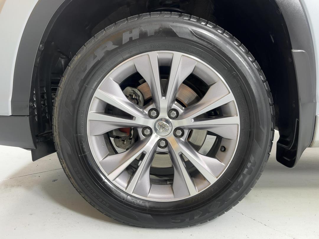 Photo '10' of Toyota Highlander