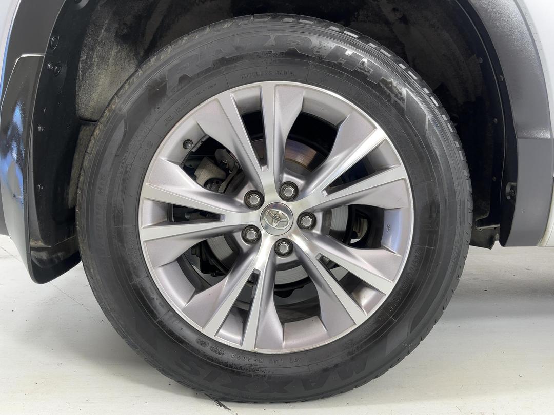 Photo '12' of Toyota Highlander