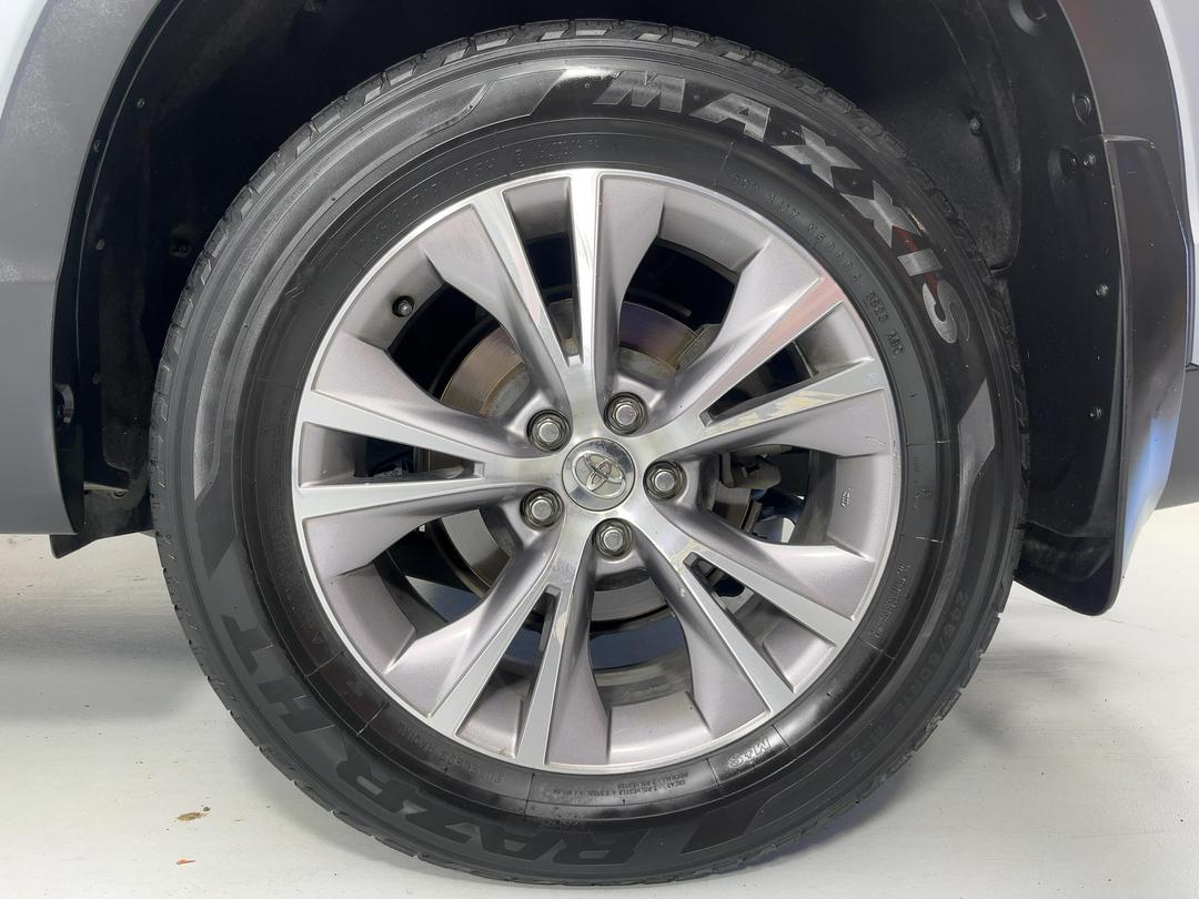 Photo '11' of Toyota Highlander