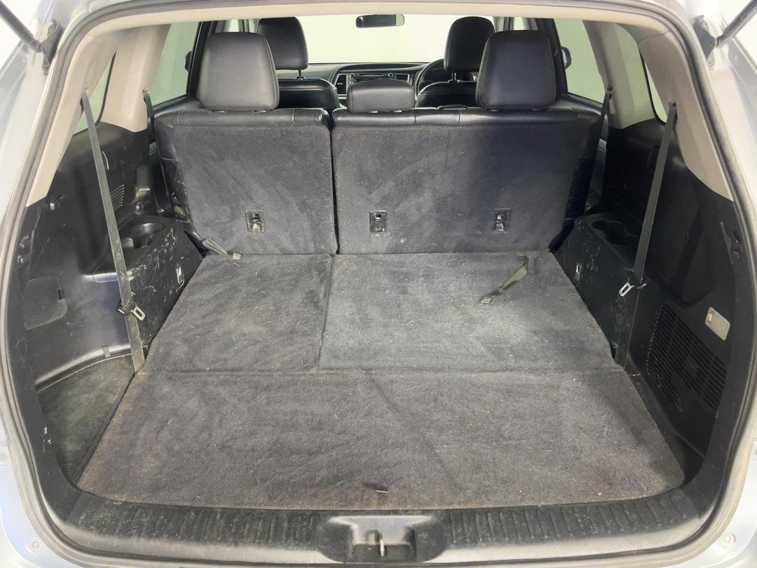 Photo '14' of Toyota Highlander