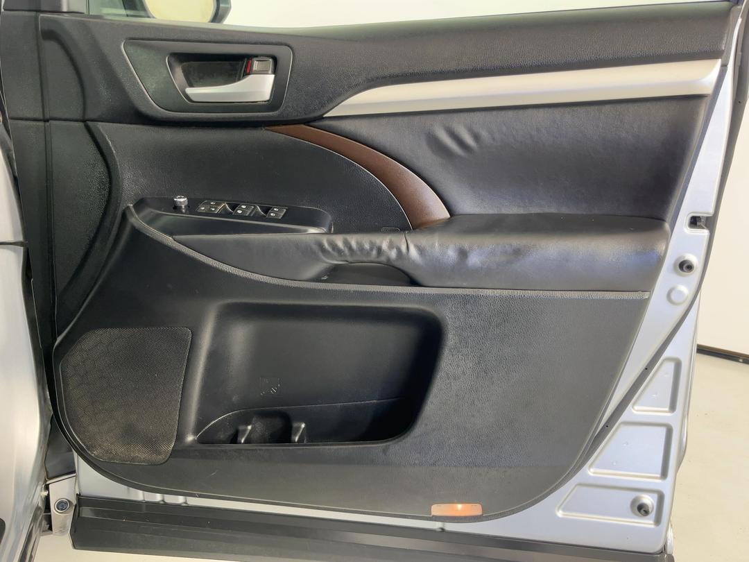 Photo '15' of Toyota Highlander