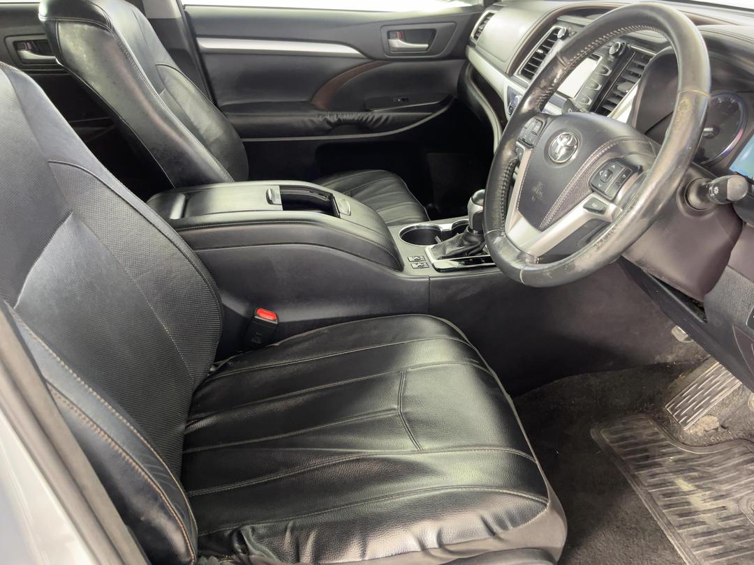 Photo '16' of Toyota Highlander