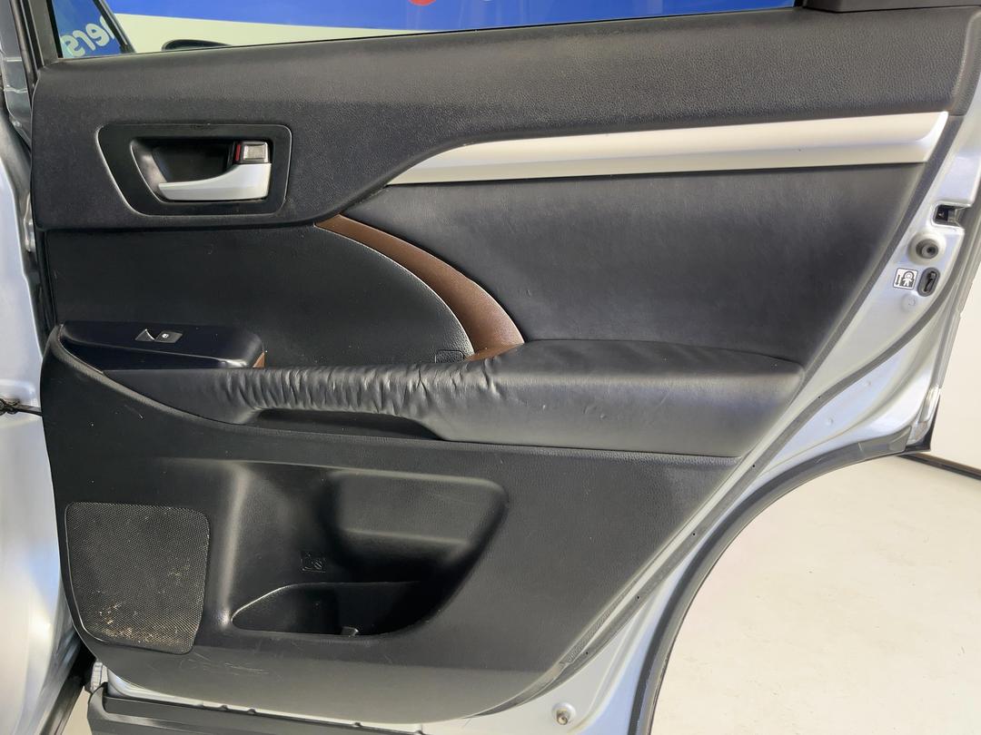Photo '19' of Toyota Highlander