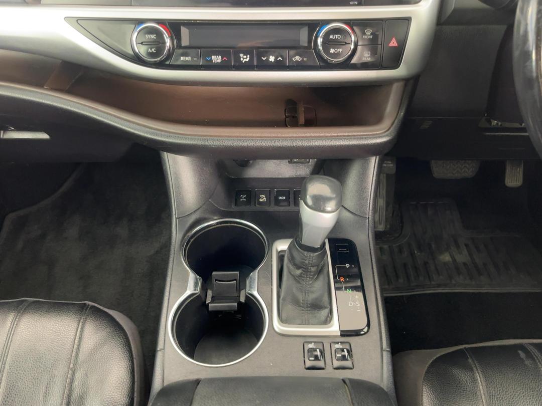 Photo '18' of Toyota Highlander