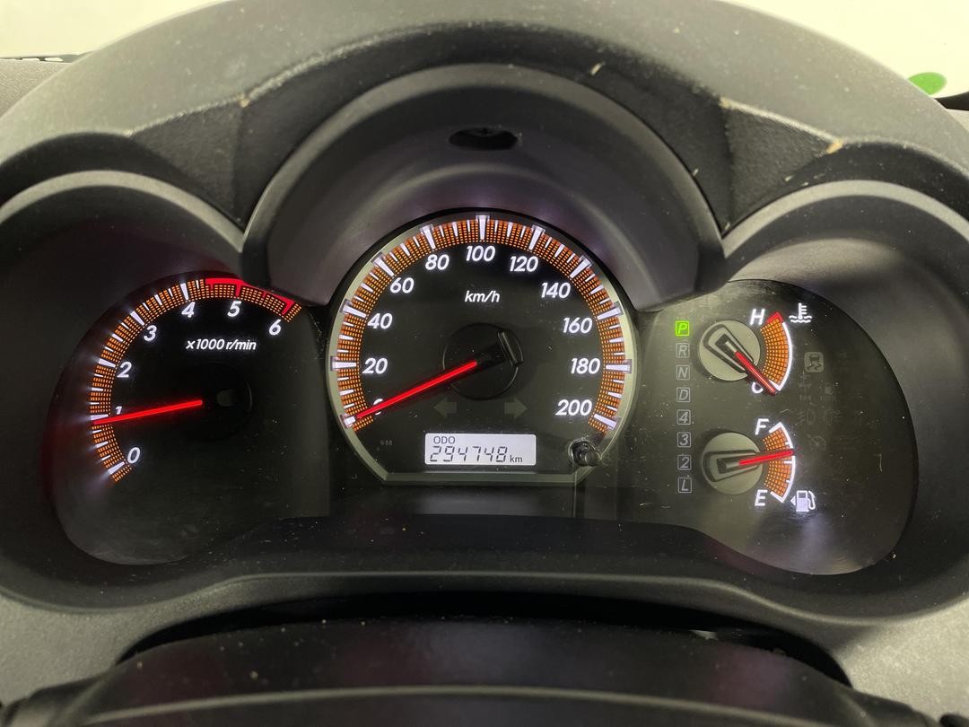 Photo '22' of Toyota Hilux