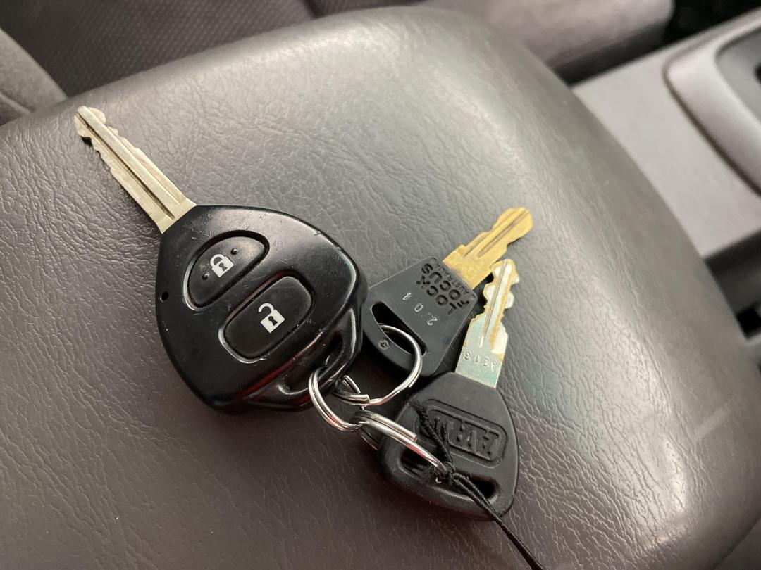 Photo '21' of Toyota Hilux