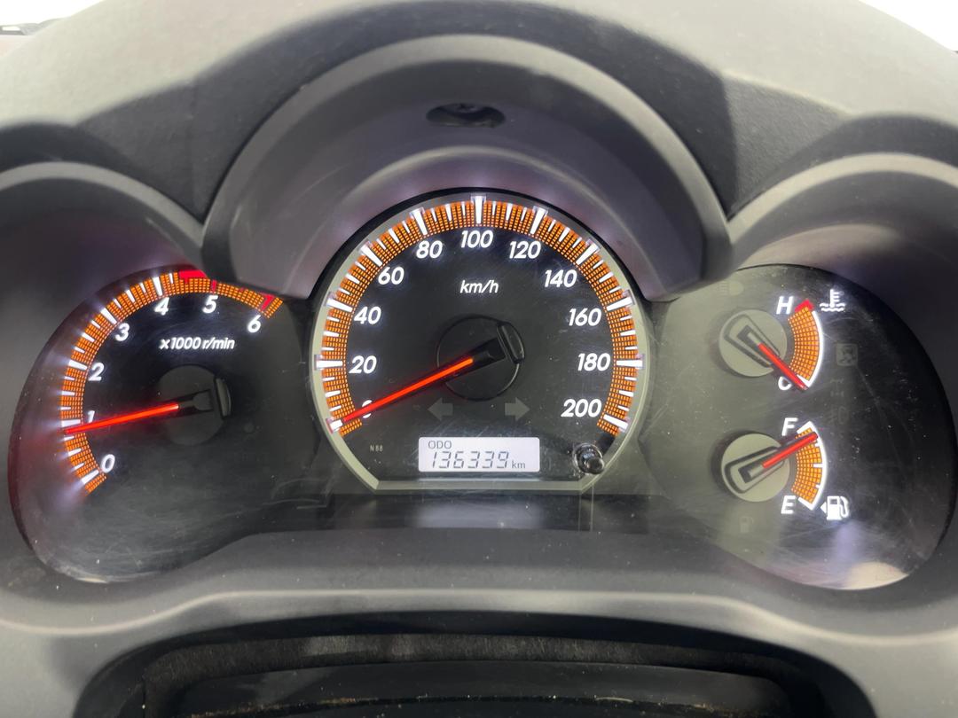 Photo '21' of Toyota Hilux