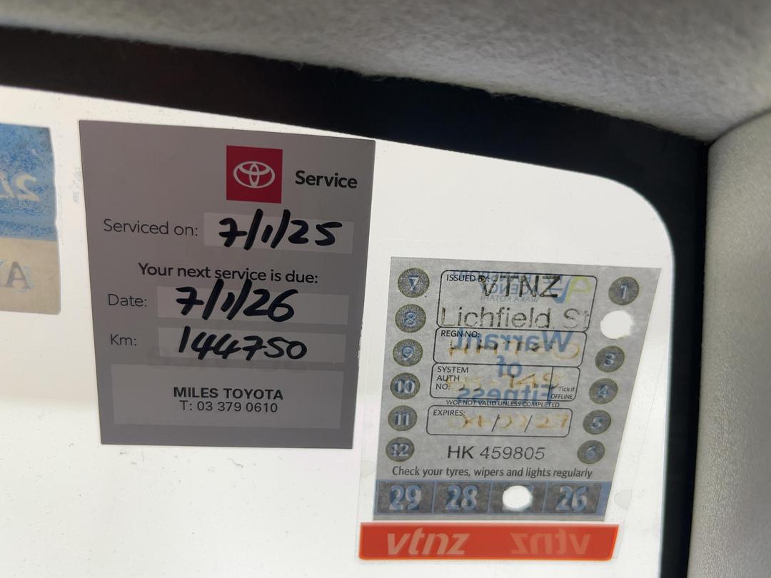 Photo '29' of Toyota Hilux