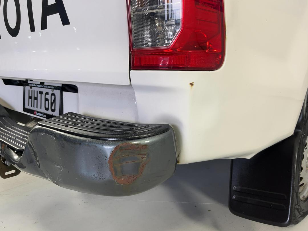 Photo '34' of Toyota Hilux