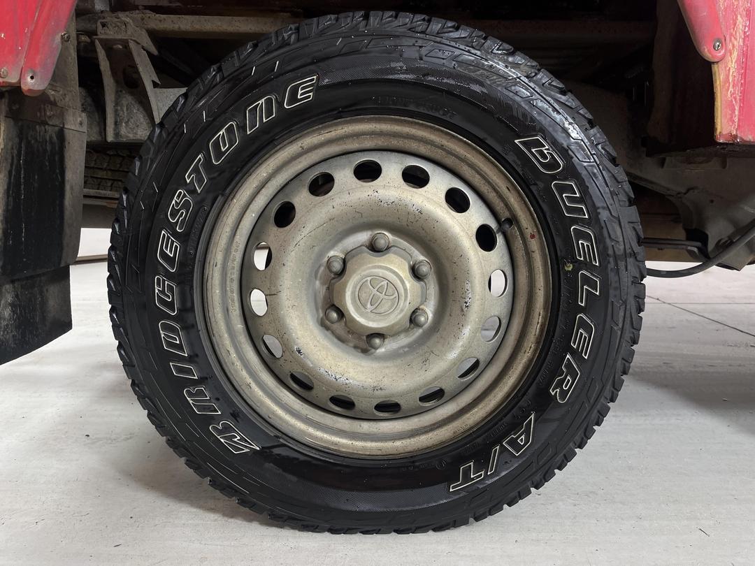 Photo '12' of Toyota Hilux