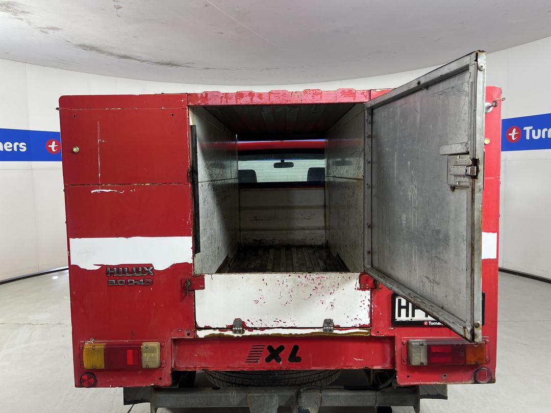 Photo '14' of Toyota Hilux