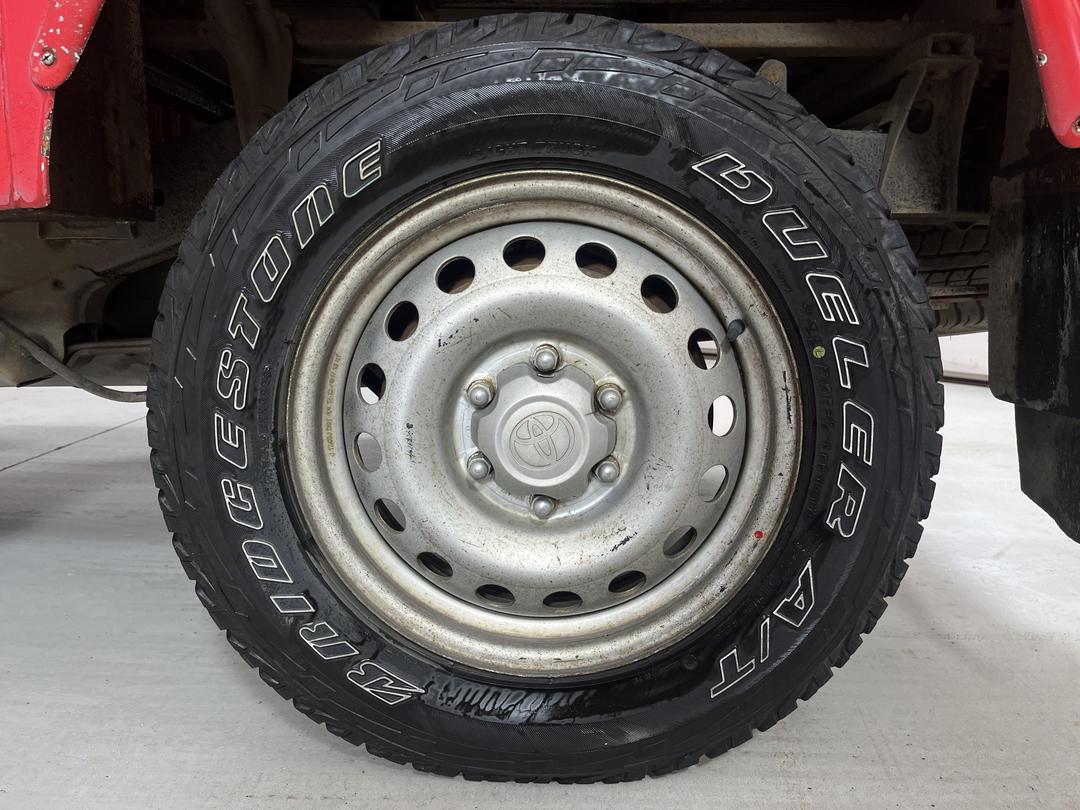 Photo '11' of Toyota Hilux